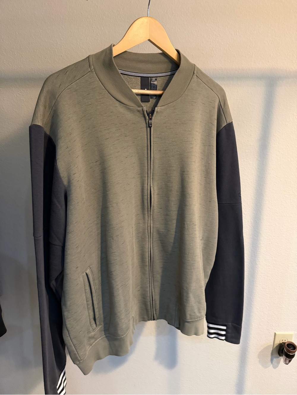 Adidas Colorblock Fleece Varsity Bomber Jacket Men’s XL